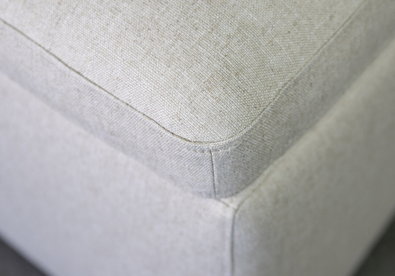 Maria Dining Chair in C285 Linen, Detail