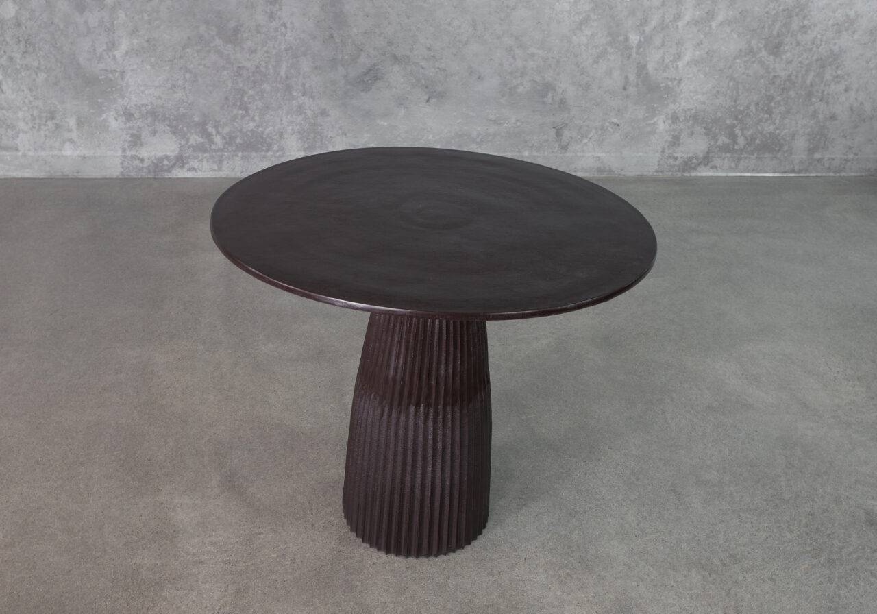 Amllia-Bistro-Table