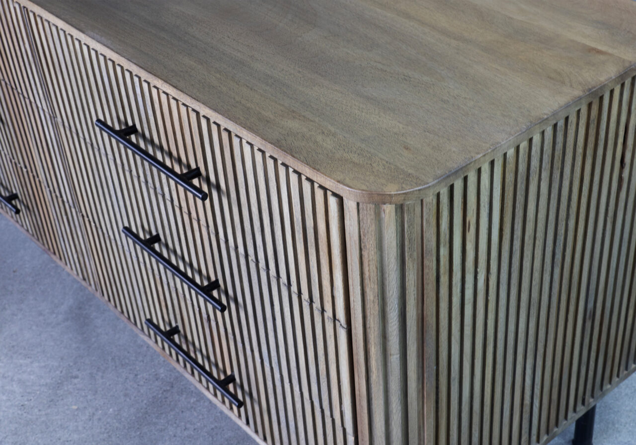 Paylor-Dresser-Detail-1