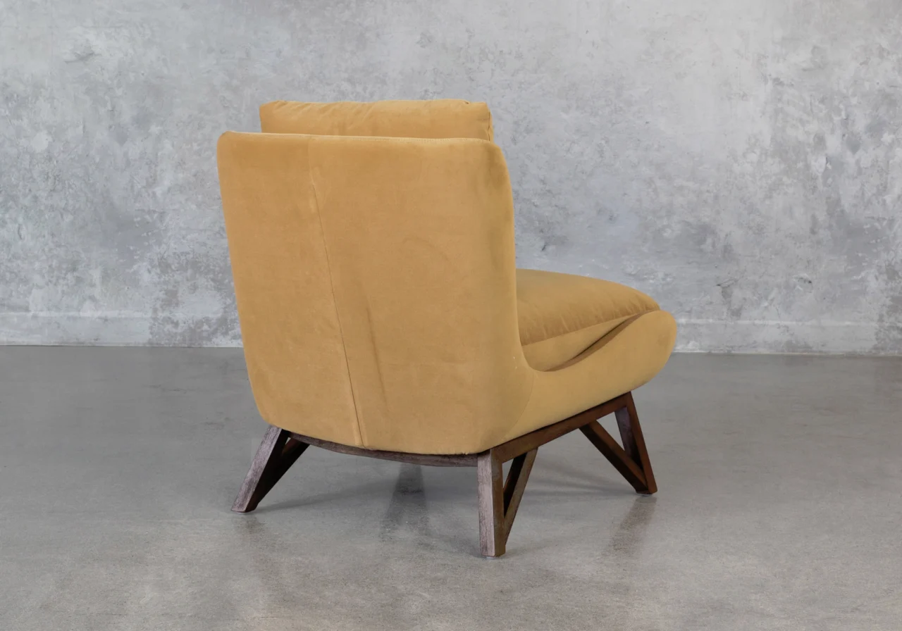 Oli-Chair-Camel-Back