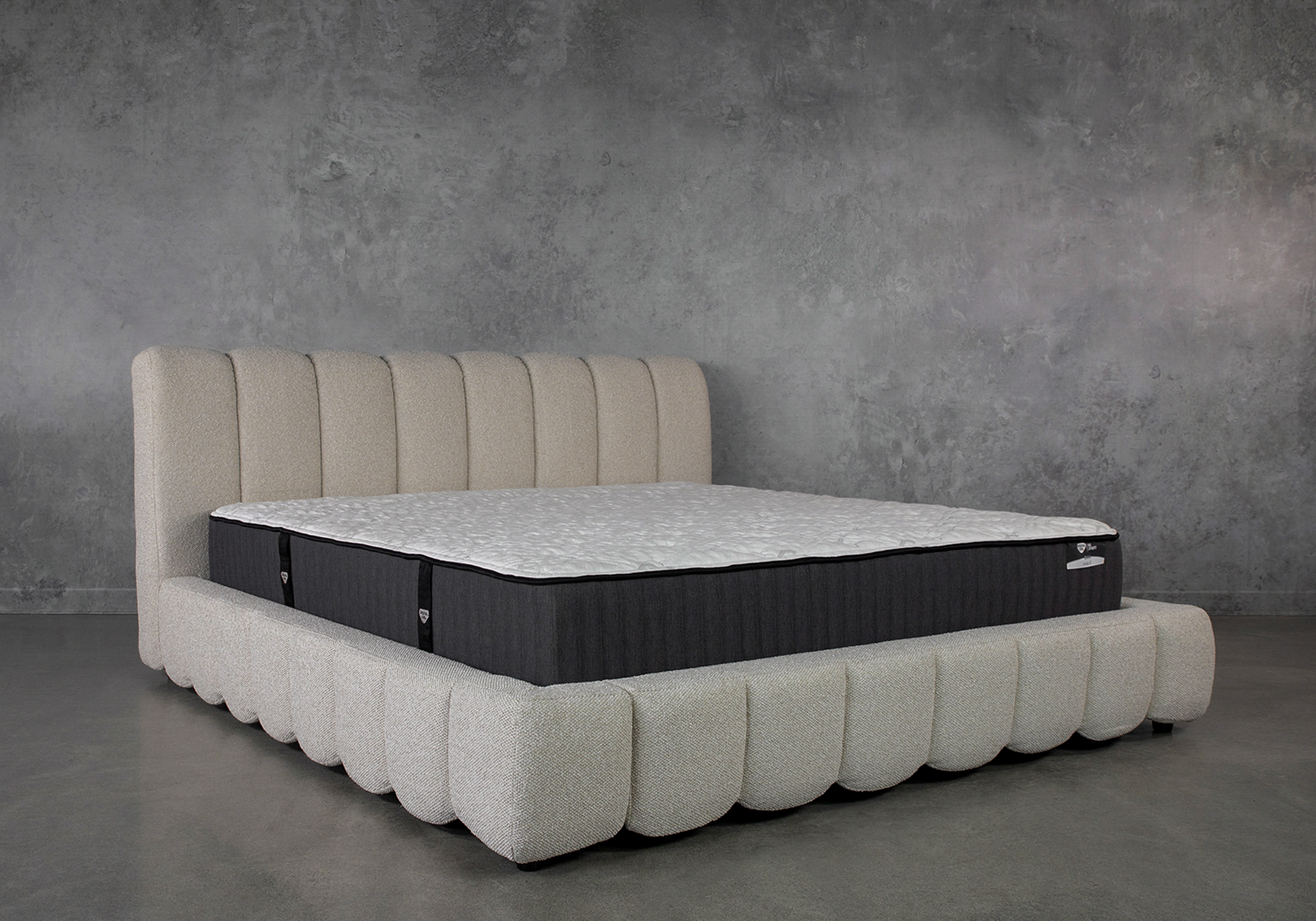 Scallop-Bed-Mattress-Angle